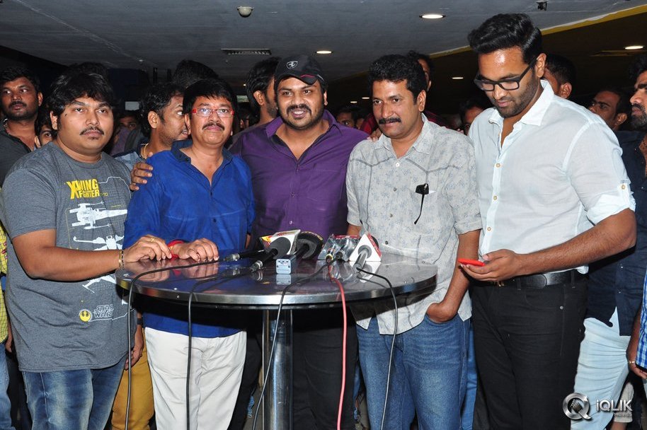 Eedorakam-Aadorakam-Movie-Team-at-Prasads-IMAX
